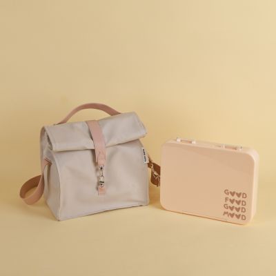 حقيبة مع حافظة الطعام