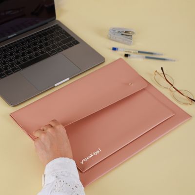 حقيبة لاب توب من الجلد