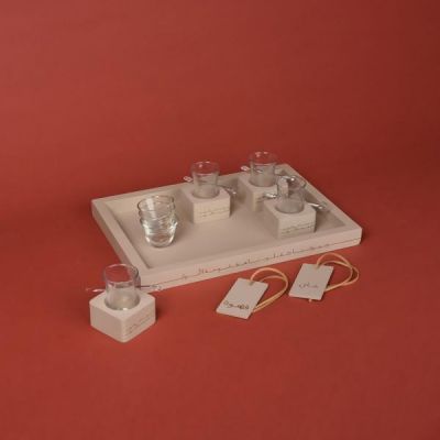 طقم الشاي والقهوة مع صينية تقديم